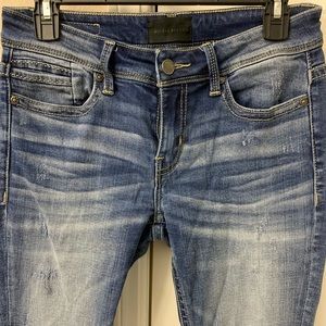 EUC Buckle Black Skinny #53 SZ 26